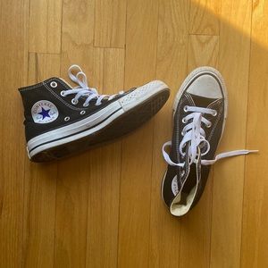 Barely worn - high top converse !
